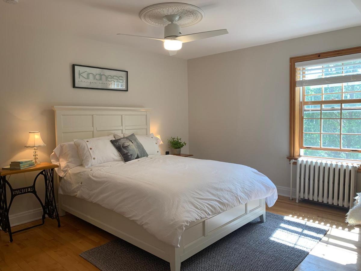 לינה וארוחת בוקר Cowansville Manoir Alegria מראה חיצוני תמונה