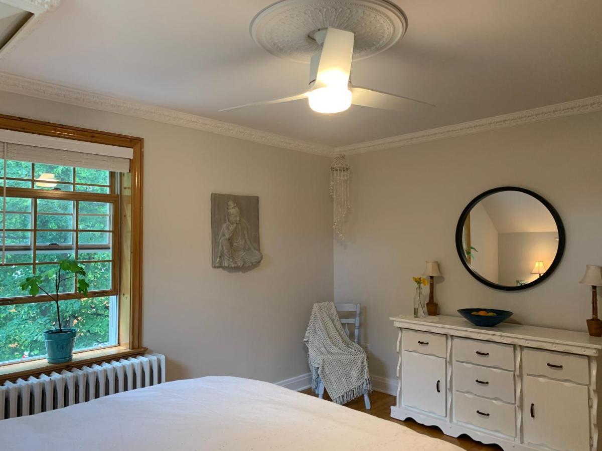 לינה וארוחת בוקר Cowansville Manoir Alegria מראה חיצוני תמונה