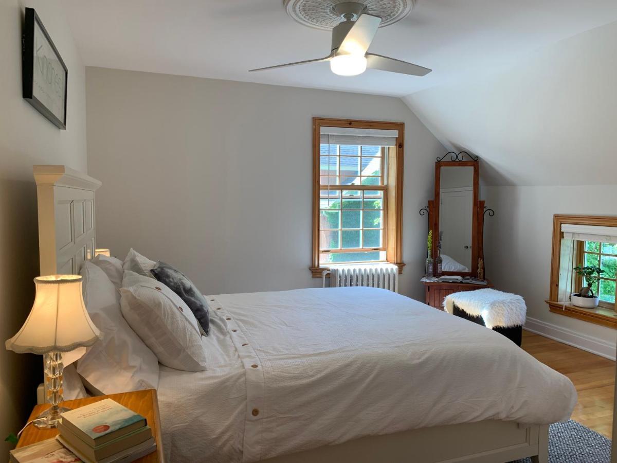 לינה וארוחת בוקר Cowansville Manoir Alegria מראה חיצוני תמונה